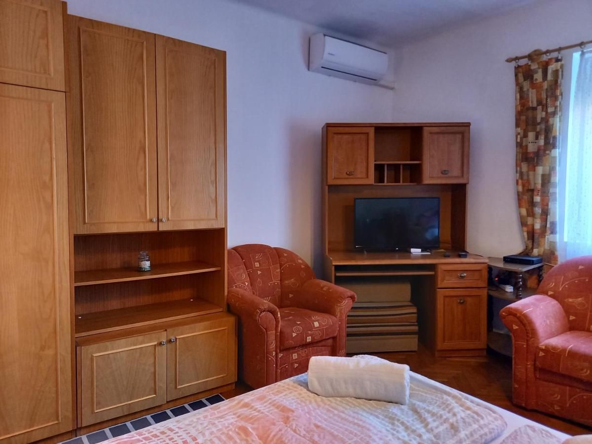Clara Apartman Keszthely Luaran gambar